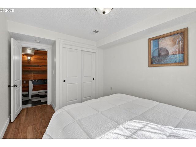 820 Ne 168TH Pl, Portland, OR 97230