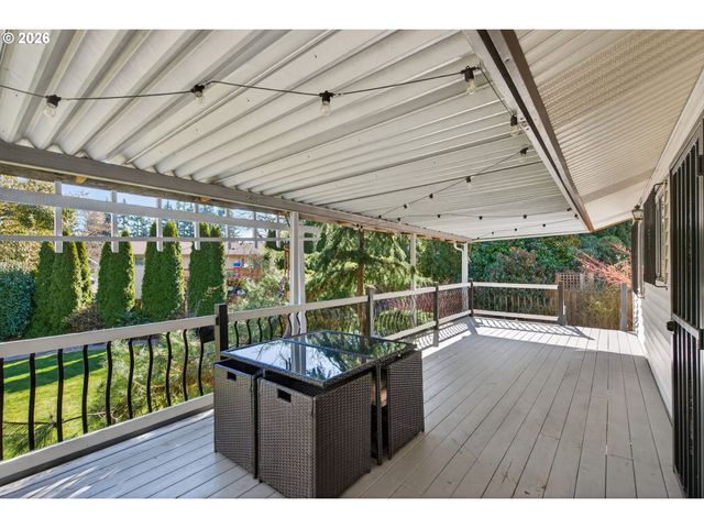 820 Ne 168TH Pl, Portland, OR 97230