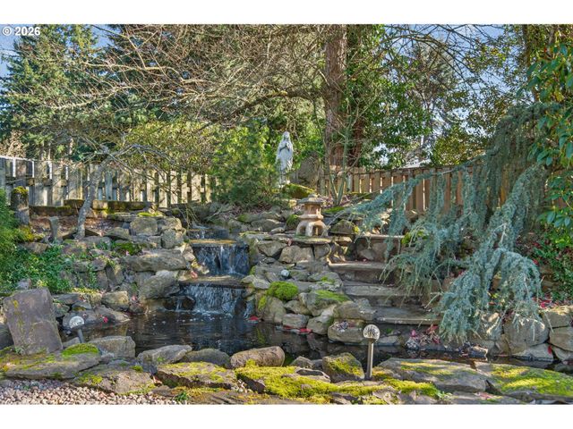 820 Ne 168TH Pl, Portland, OR 97230