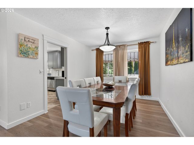 820 Ne 168TH Pl, Portland, OR 97230