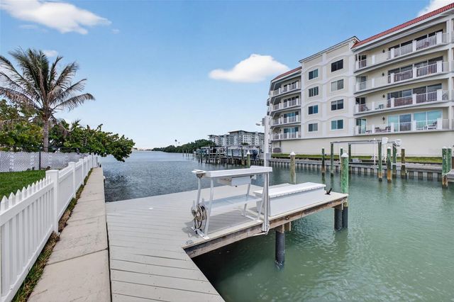 1866 VENETIAN POINT DRIVE, Clearwater, FL 33755