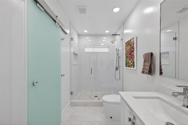 1866 VENETIAN POINT DRIVE, Clearwater, FL 33755