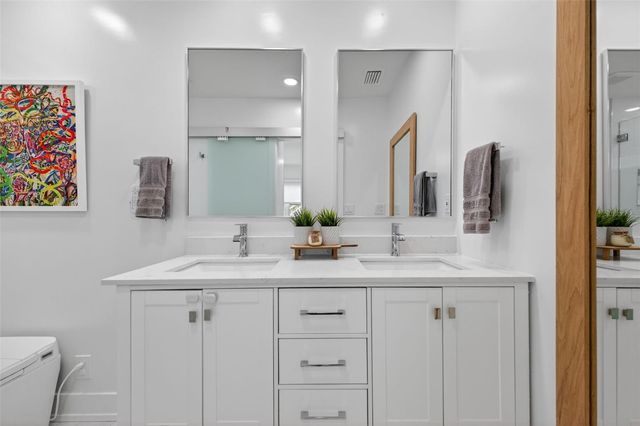 1866 VENETIAN POINT DRIVE, Clearwater, FL 33755