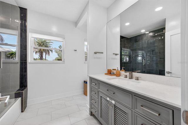 1866 VENETIAN POINT DRIVE, Clearwater, FL 33755