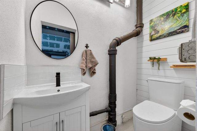 1866 VENETIAN POINT DRIVE, Clearwater, FL 33755