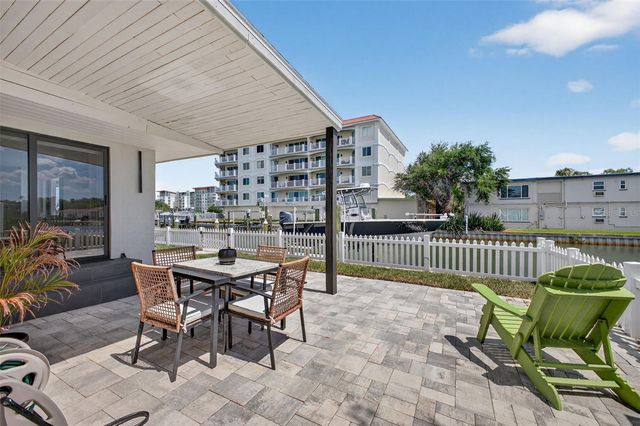 1866 VENETIAN POINT DRIVE, Clearwater, FL 33755