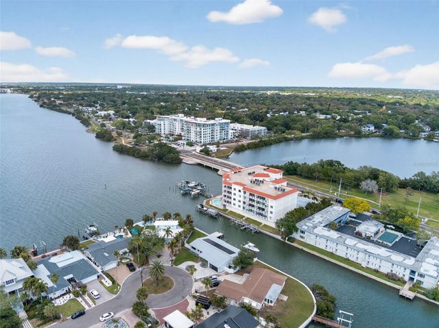 1866 VENETIAN POINT DRIVE, Clearwater, FL 33755