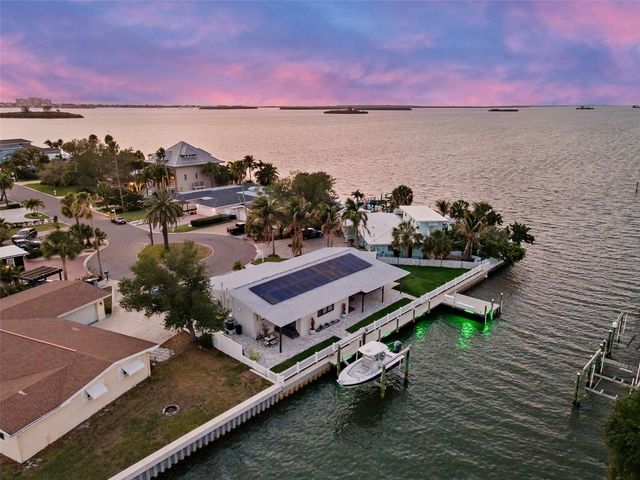 1866 VENETIAN POINT DRIVE, Clearwater, FL 33755