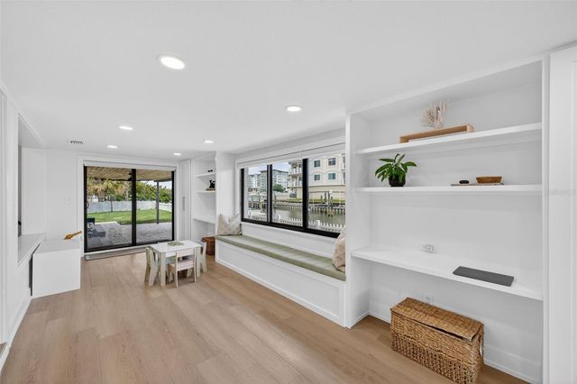 1866 VENETIAN POINT DRIVE, Clearwater, FL 33755