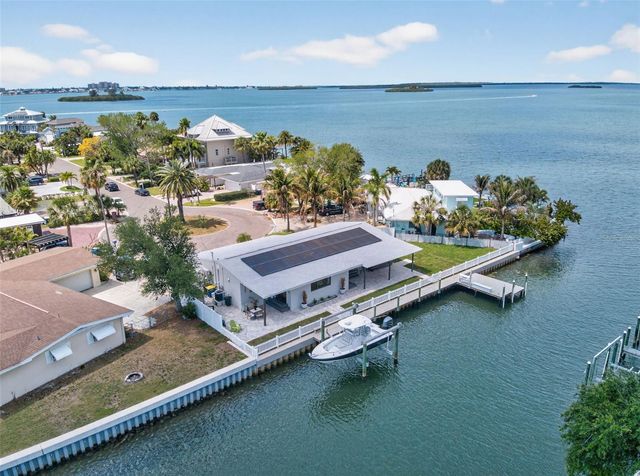 1866 VENETIAN POINT DRIVE, Clearwater, FL 33755