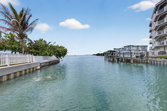 1866 VENETIAN POINT DRIVE, Clearwater, FL 33755