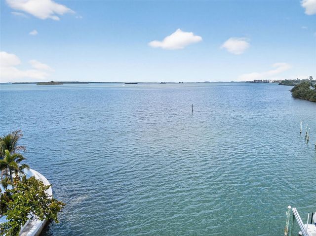 1866 VENETIAN POINT DRIVE, Clearwater, FL 33755