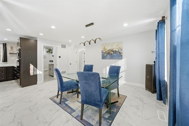 5 Nottingham Cir, Swansea, MA 02777