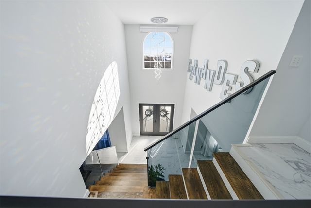 5 Nottingham Cir, Swansea, MA 02777