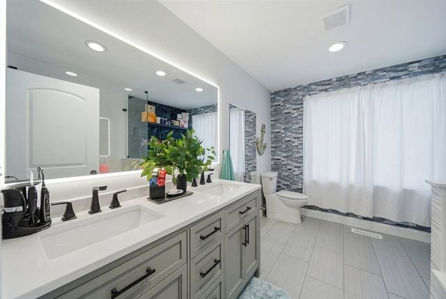 5 Nottingham Cir, Swansea, MA 02777