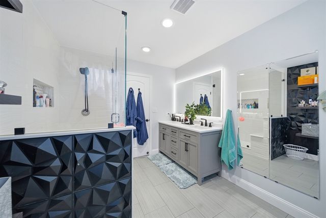 5 Nottingham Cir, Swansea, MA 02777