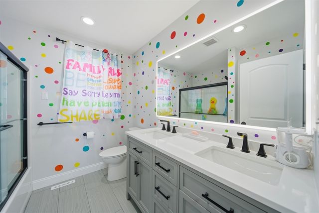 5 Nottingham Cir, Swansea, MA 02777