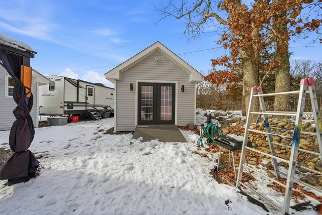 5 Nottingham Cir, Swansea, MA 02777