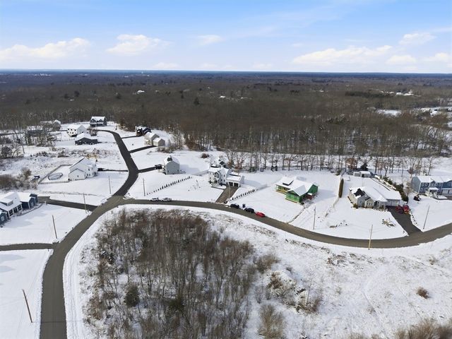 5 Nottingham Cir, Swansea, MA 02777