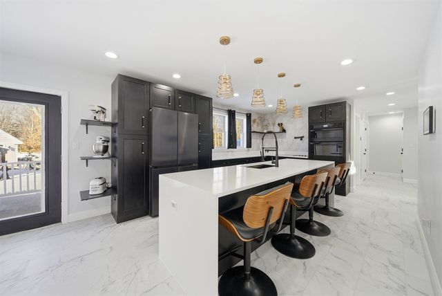 5 Nottingham Cir, Swansea, MA 02777