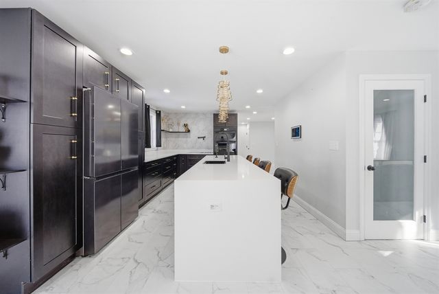 5 Nottingham Cir, Swansea, MA 02777