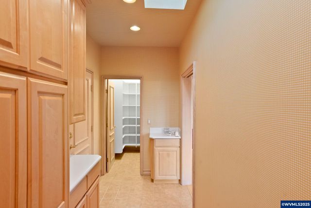 3485 Cherokee Dr S, Salem, OR 97302