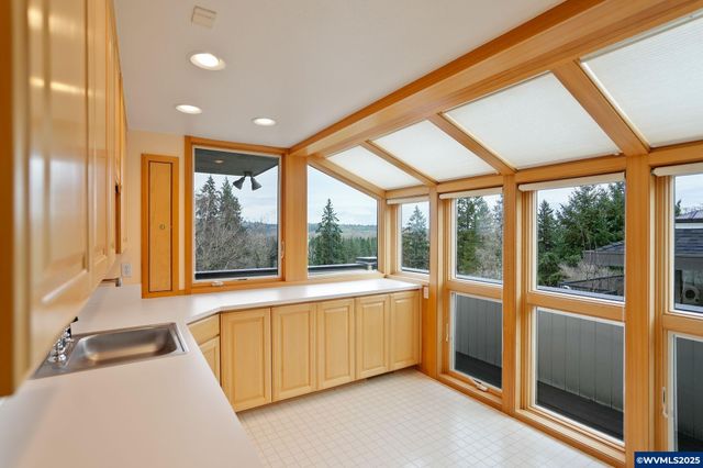 3485 Cherokee Dr S, Salem, OR 97302