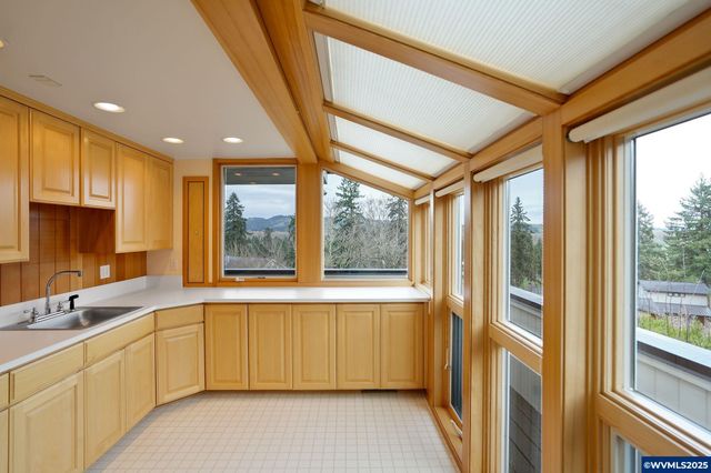 3485 Cherokee Dr S, Salem, OR 97302