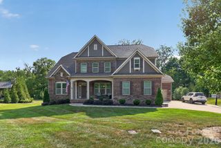 1016 Kara Court, Matthews, NC 28104