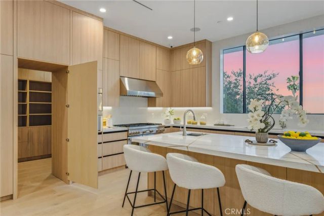 4331 Alonzo, Encino, CA 91316