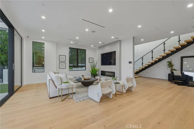 4331 Alonzo, Encino, CA 91316