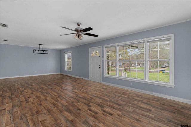 2809 S Broadway, Kilgore, TX 75662