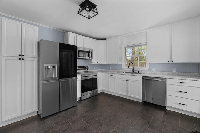 2809 S Broadway, Kilgore, TX 75662