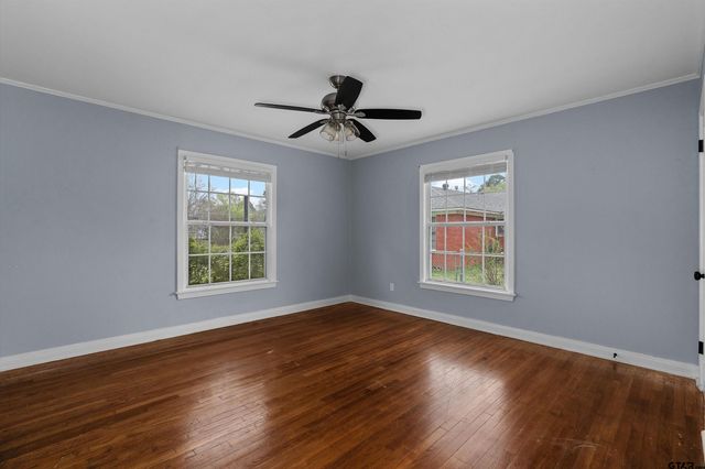 2809 S Broadway, Kilgore, TX 75662