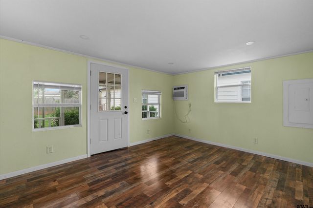 2809 S Broadway, Kilgore, TX 75662
