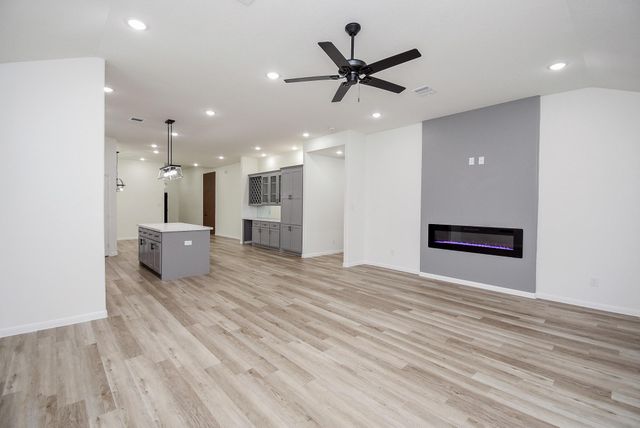 2139 Counter Point Drive, Houston, TX 77055