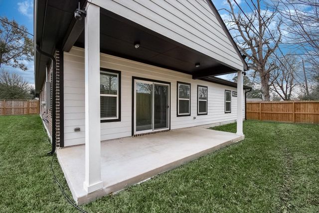2139 Counter Point Drive, Houston, TX 77055