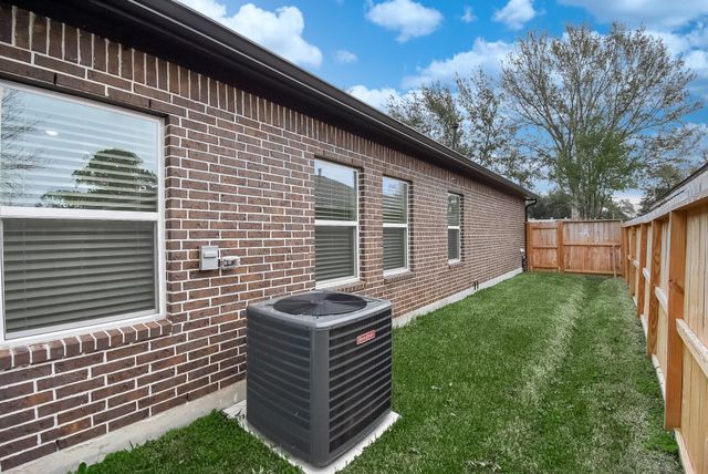 2139 Counter Point Drive, Houston, TX 77055