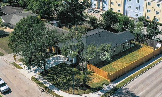 2139 Counter Point Drive, Houston, TX 77055