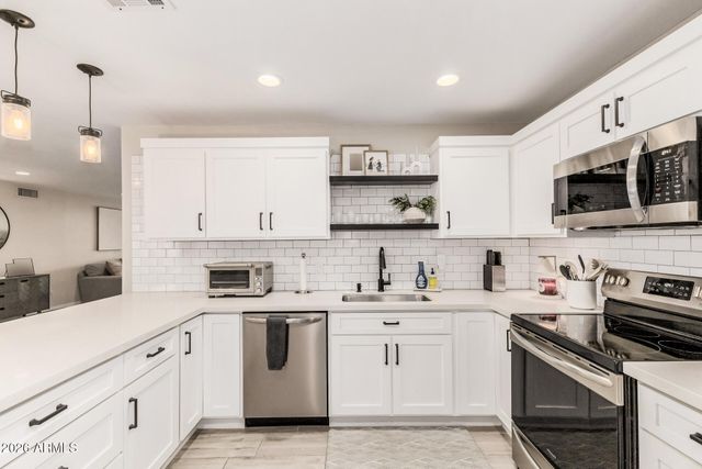 2418 E VILLA MARIA Drive, Phoenix, AZ 85032