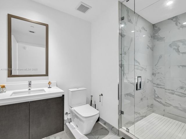 851 NE 1st Ave 3201, Miami, FL 33132