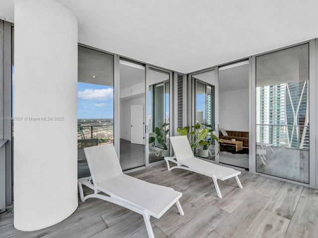 851 NE 1st Ave 3201, Miami, FL 33132