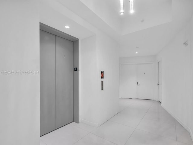 851 NE 1st Ave 3201, Miami, FL 33132