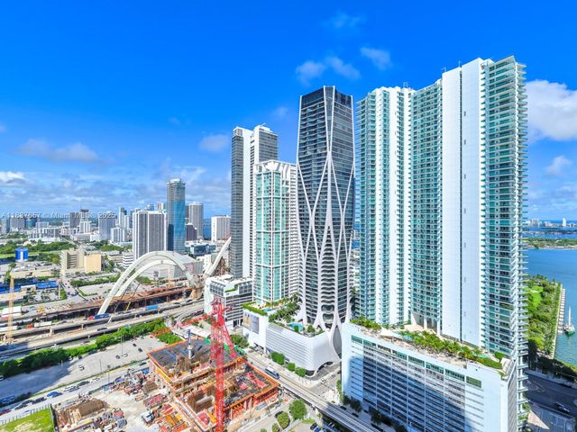 851 NE 1st Ave 3201, Miami, FL 33132
