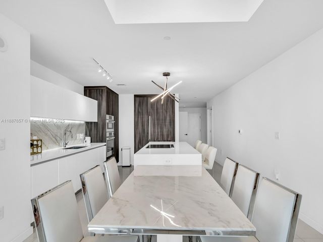 851 NE 1st Ave 3201, Miami, FL 33132