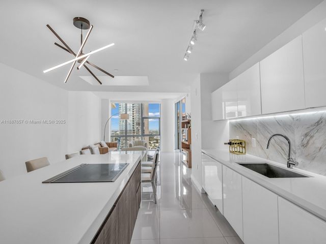 851 NE 1st Ave 3201, Miami, FL 33132