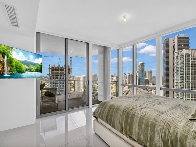 851 NE 1st Ave 3201, Miami, FL 33132