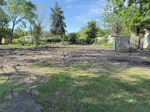 1616 Red Bluff Court, Pasadena, TX 77506