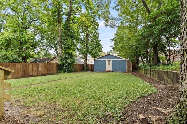 2827 CAMPBELL Street, Kansas City, MO 64109