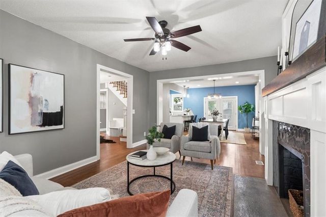 2827 CAMPBELL Street, Kansas City, MO 64109